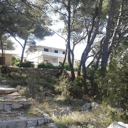 By The Sea,private Parking,sea View,quiet Area,nice Walk By The Sea To Center,wifi,bbq Appartement Jelsa (Hvar)